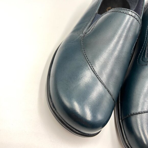 Clarks‎ Womens Size 8 Blue Leather Slip On Comfort Clogs Loafers Shoes - Picture 4 of 15